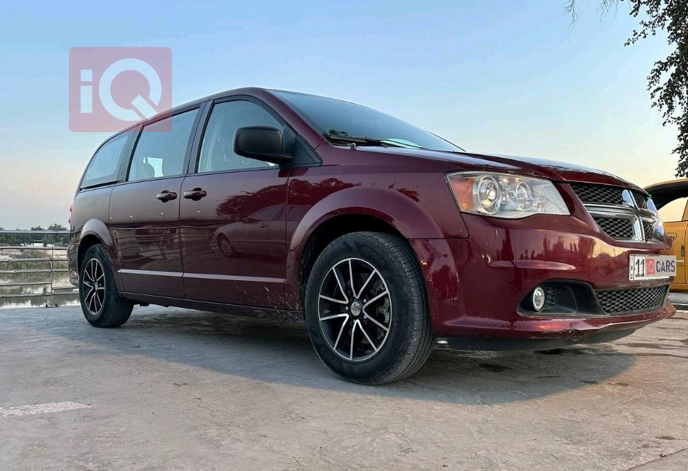 دودج جراند كارافان